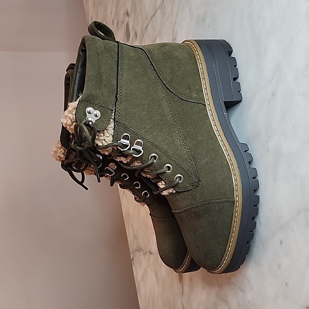 Hicking Style Boot - Picture 2 of 4